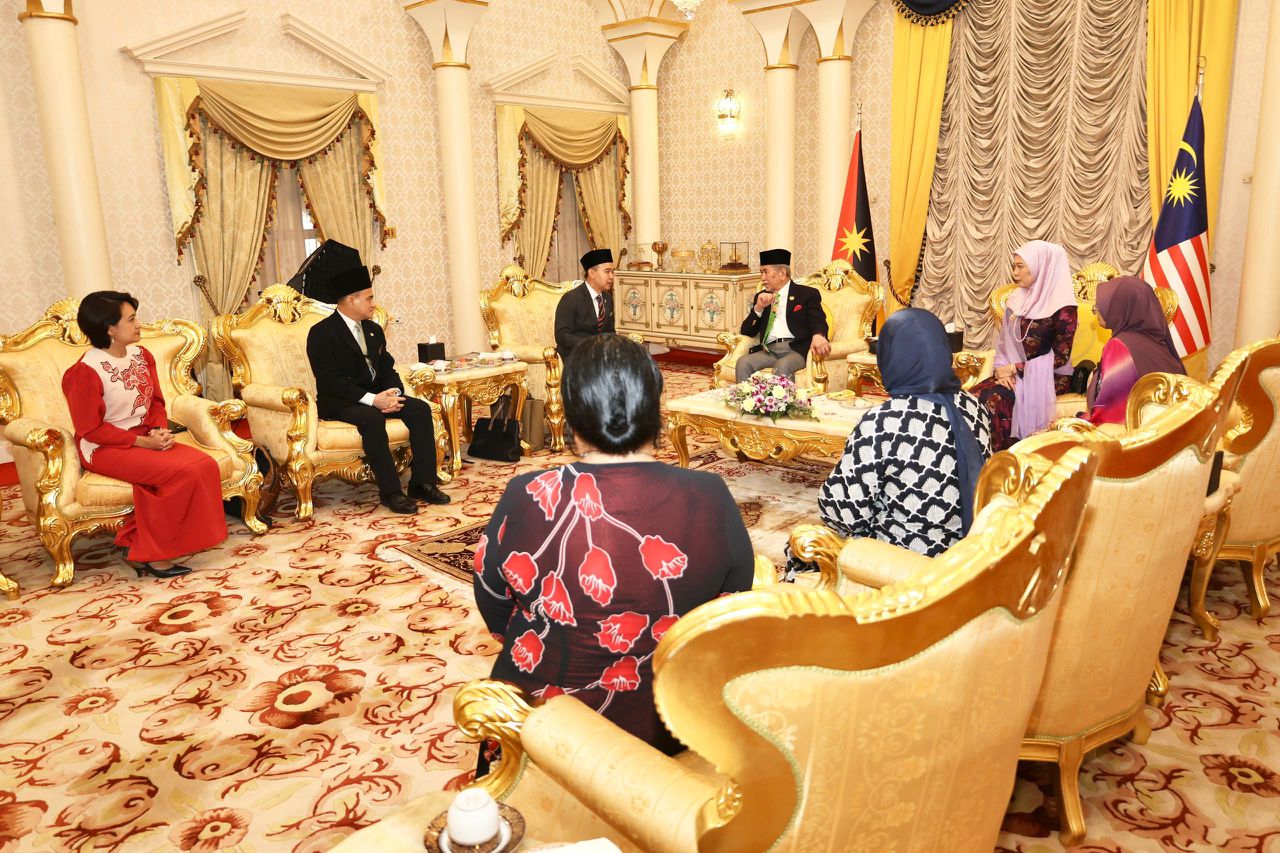 NREB courtesy visit Head of State Tun Pehin Sri Dr. Haji Wan Junaidi Tuanku Jaafar and his wife