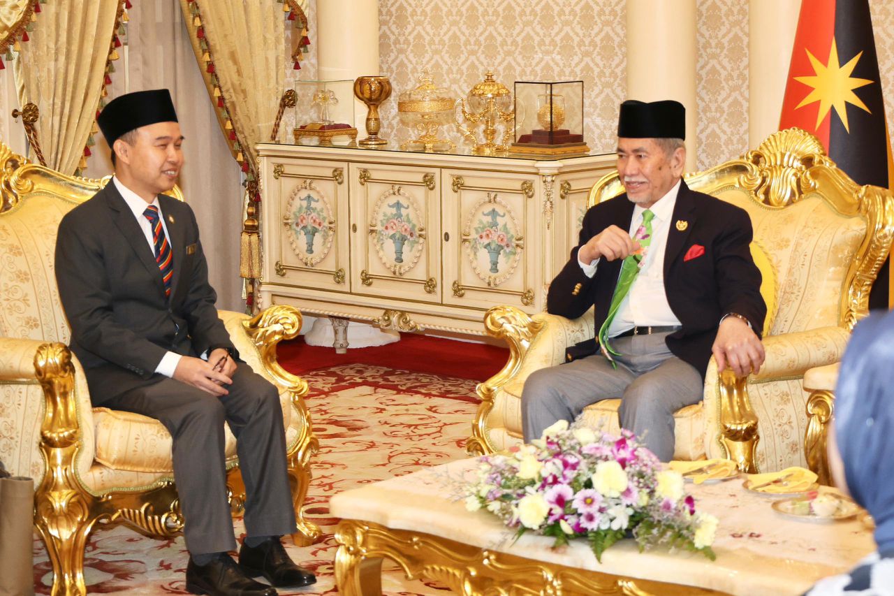 NREB courtesy visit Head of State Tun Pehin Sri Dr. Haji Wan Junaidi Tuanku Jaafar and his wife