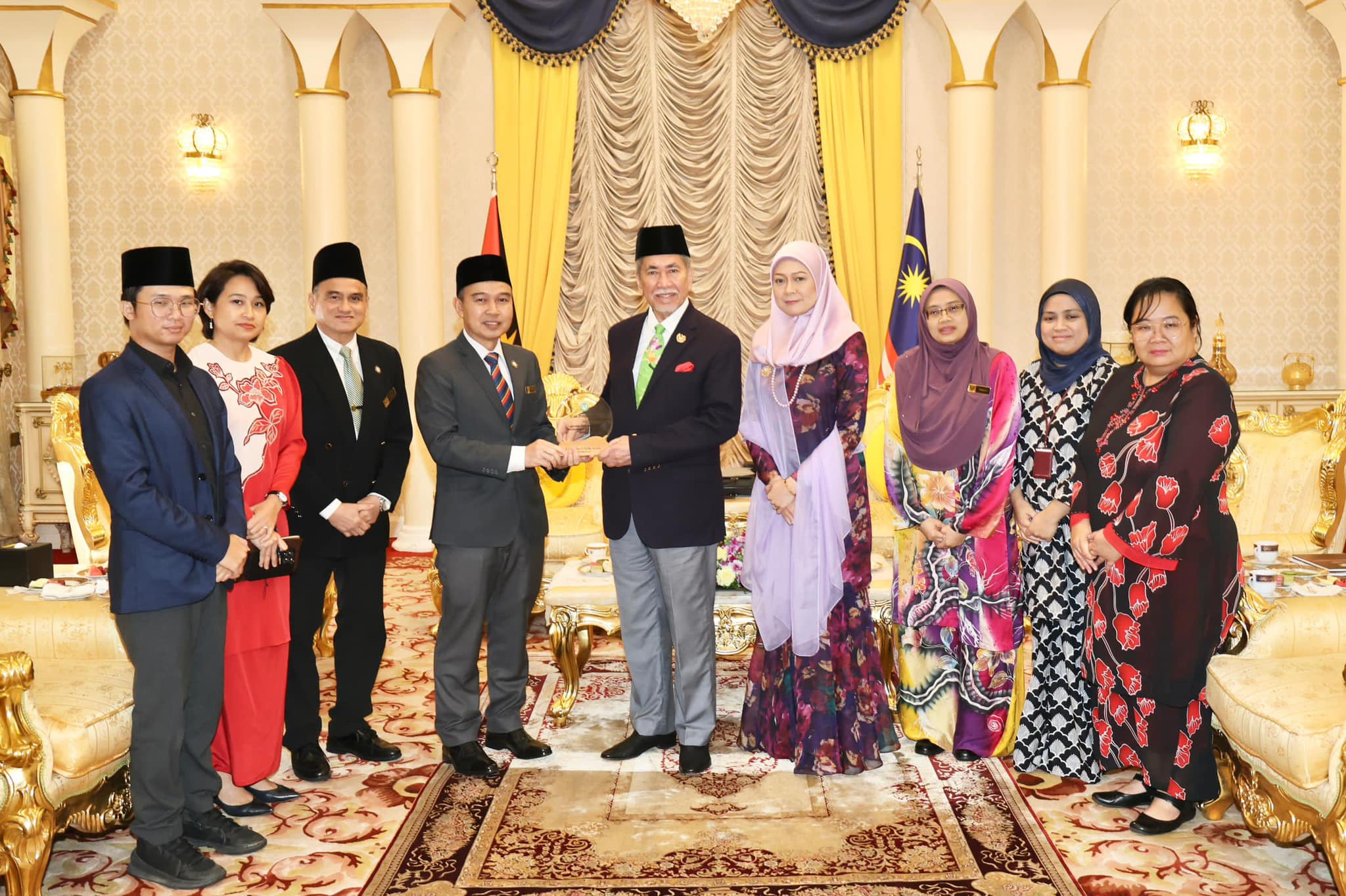 NREB courtesy visit Head of State Tun Pehin Sri Dr. Haji Wan Junaidi Tuanku Jaafar and his wife